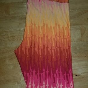 TODAY ONLY PRICE NWT LULAROE TC DISNEY CASTLES